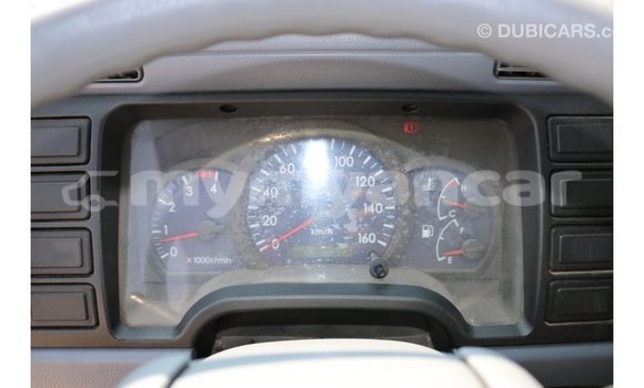 သွင်းကုန် Mitsubishi L400 White ထရပ်ကား Import - Dubai Ayeyarwady