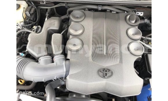 သွင်းကုန် Toyota Land Cruiser Black ကား Import - Dubai Ayeyarwady သွင်းကုန် Toyota Land Cruiser Black ကား Import - Dubai Ayeyarwady