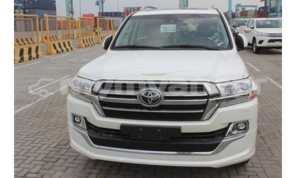 Buy Import Toyota Land Cruiser White Car in Import - Dubai in Ayeyarwady Buy Import Toyota Land Cruiser White Car in Import - Dubai in Ayeyarwady