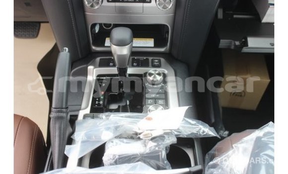 Buy Import Toyota Land Cruiser White Car in Import - Dubai in Ayeyarwady Buy Import Toyota Land Cruiser White Car in Import - Dubai in Ayeyarwady