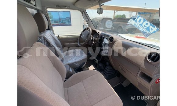 Buy Import Toyota Land Cruiser Beige Car in Import - Dubai in Ayeyarwady Buy Import Toyota Land Cruiser Beige Car in Import - Dubai in Ayeyarwady