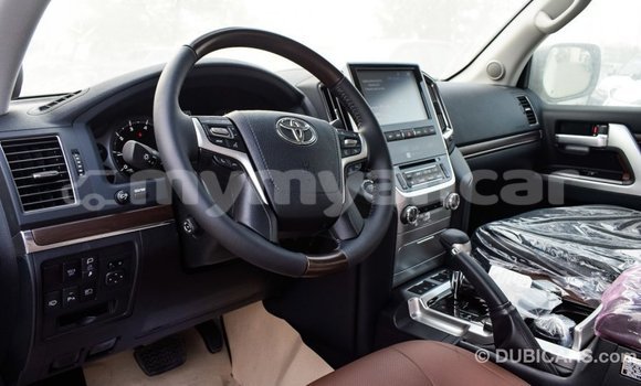 Buy Import Toyota Land Cruiser White Car in Import - Dubai in Ayeyarwady Buy Import Toyota Land Cruiser White Car in Import - Dubai in Ayeyarwady