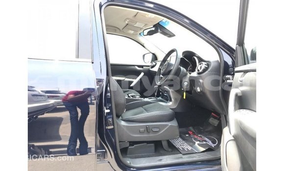 သွင်းကုန် Mercedes-Benz 250 Blue ကား Import - Dubai Ayeyarwady သွင်းကုန် Mercedes-Benz 250 Blue ကား Import - Dubai Ayeyarwady