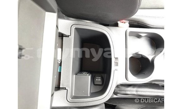 သွင်းကုန် Mercedes-Benz 250 Blue ကား Import - Dubai Ayeyarwady သွင်းကုန် Mercedes-Benz 250 Blue ကား Import - Dubai Ayeyarwady